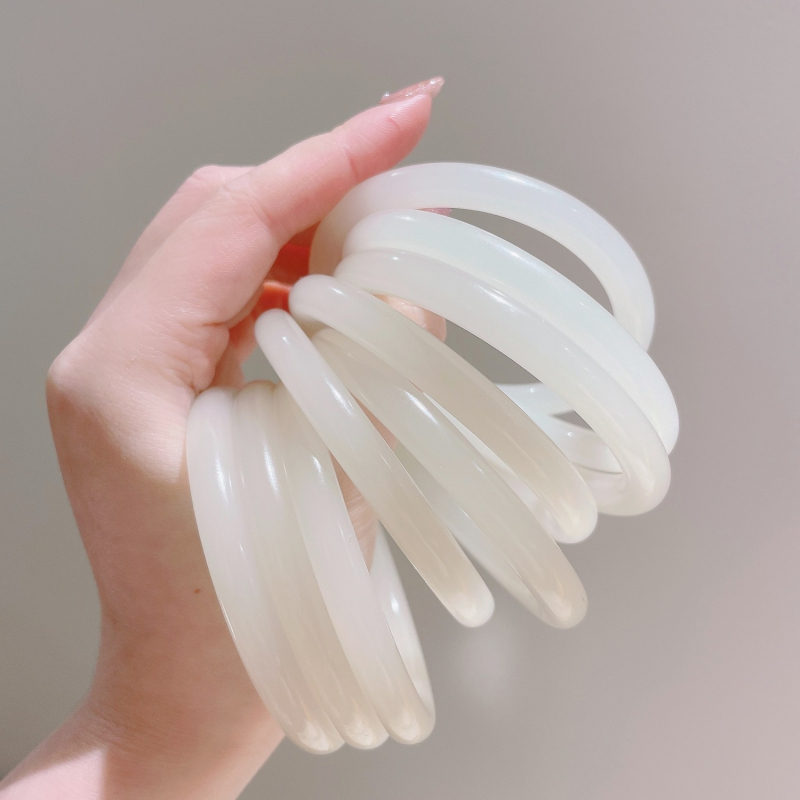 Гривна от емулсифицирано стъкло, Jingyu Island, полирана повърхност, естествен стил, пускане през пролетта на 2023 г.