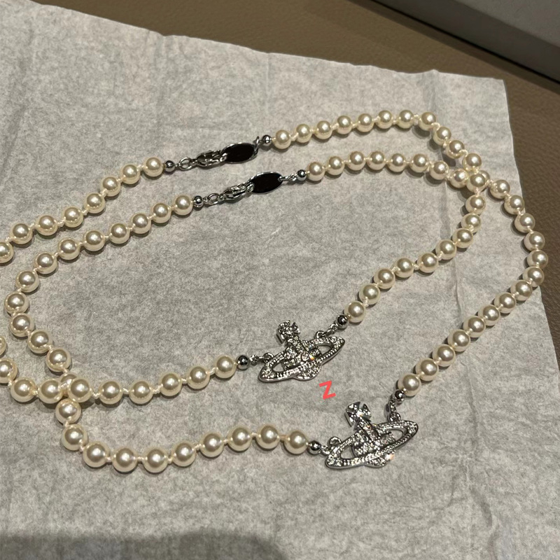 Ogrlica Saturn perlama, pozlaćen privjesak, lanac s perlom, Seiko obrada, težina 8 g