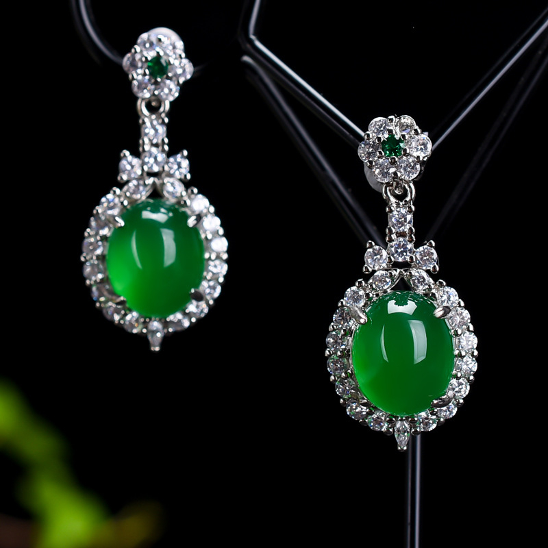 Халцедонов четиричленен комплект бижута: висулка, обеци, пръстен и гривна | Материал: халцедон; Техника: инкрустиране; Източник: естествен; Яснота: VVS