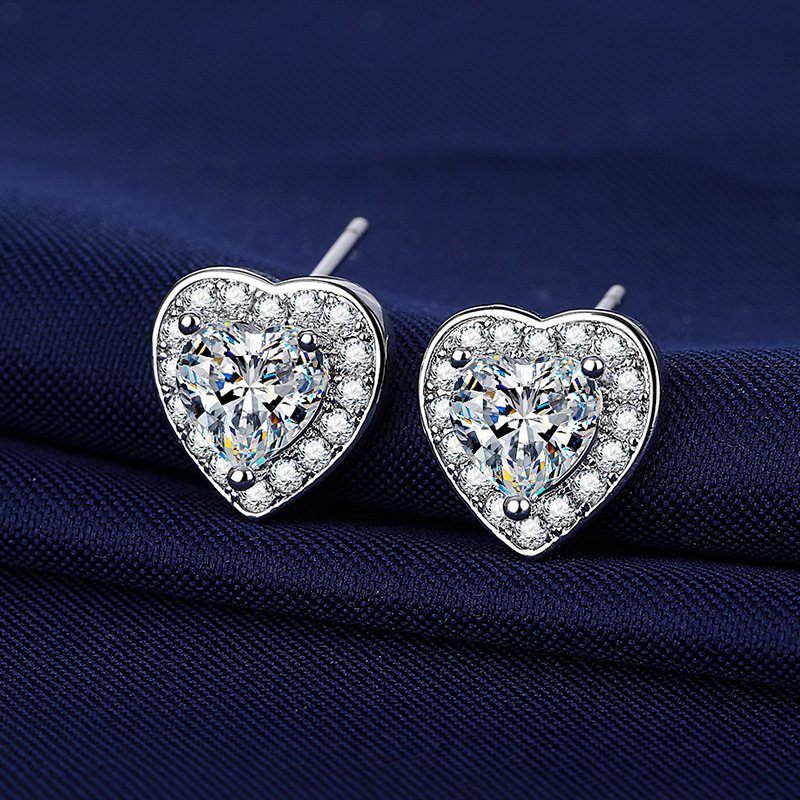 Vaskist südamekujuline kõrvarõngad teemantide paigaldamisega, LED-72 mudel