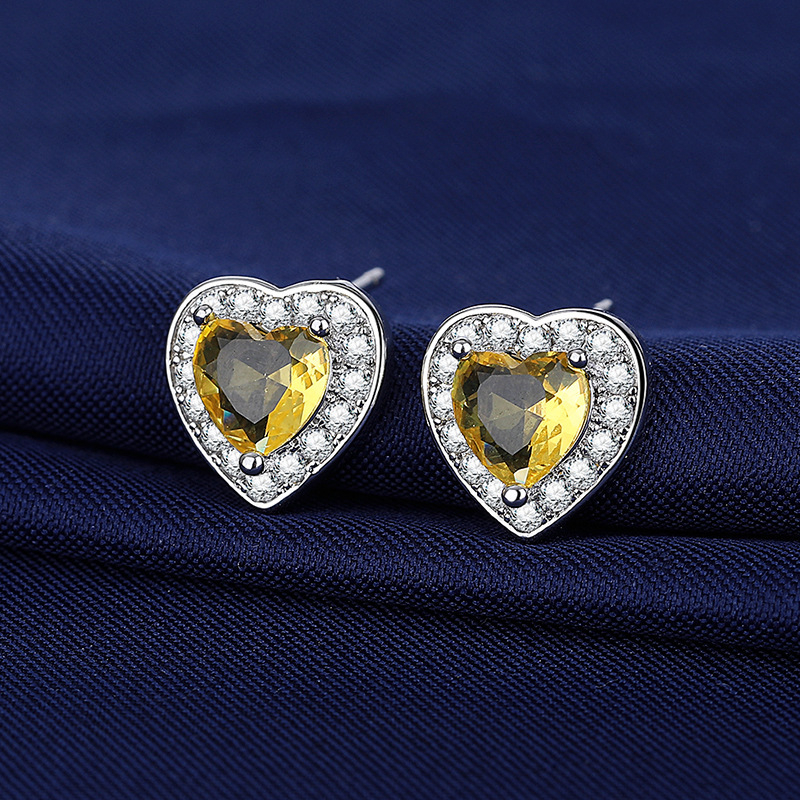 Vaskist südamekujuline kõrvarõngad teemantide paigaldamisega, LED-72 mudel