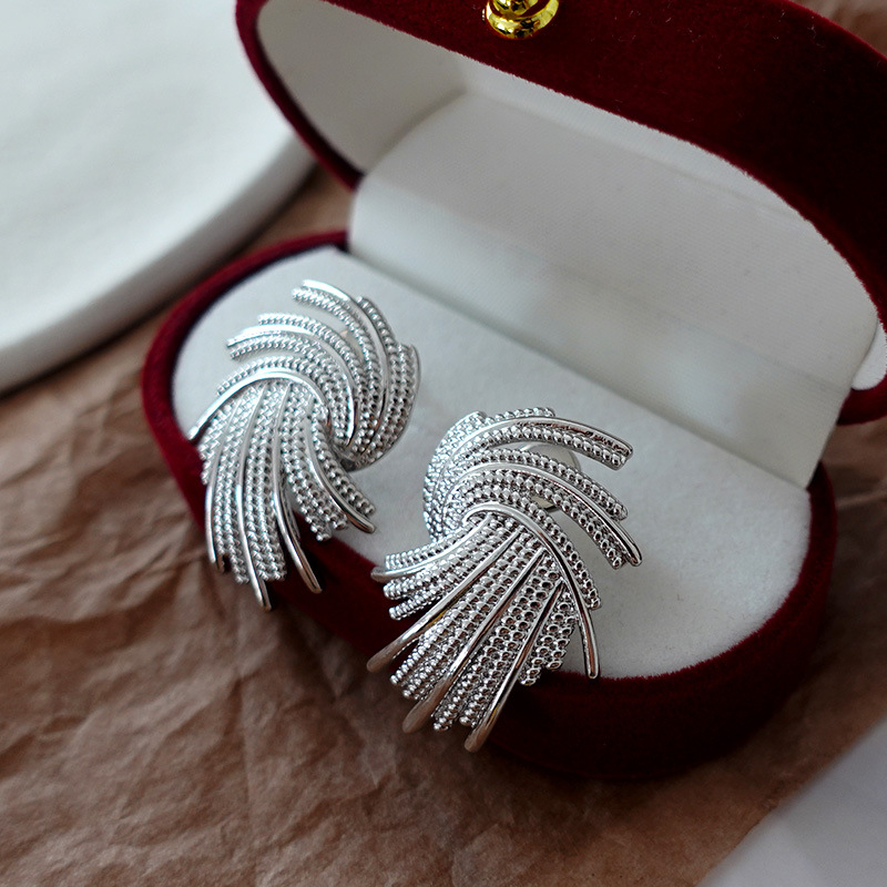 Kõrvarõngad – vase, elektroplatinatsioon, kerge luksus stiil, geomeetriline ovaalne disain, Small charming, Jinhua