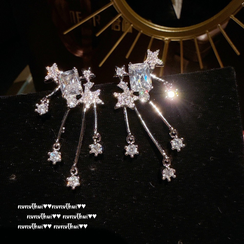 Auskari NVNV THUI, sintētiskais kubiskais cirkonis, forma lente, roku darbs, pils stils