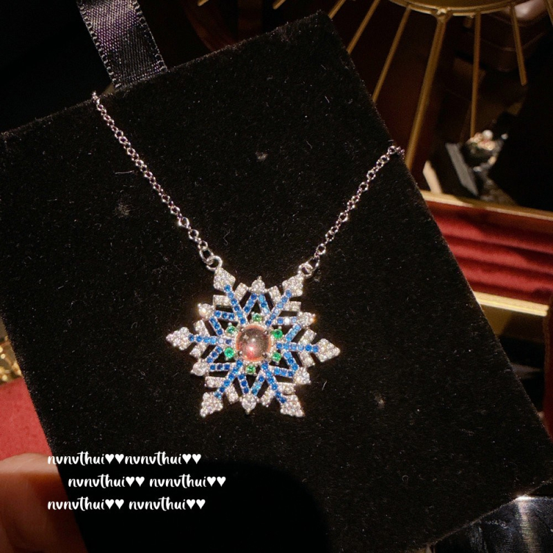 Auskari NVNV THUI, sintētiskais kubiskais cirkonis, forma lente, roku darbs, pils stils