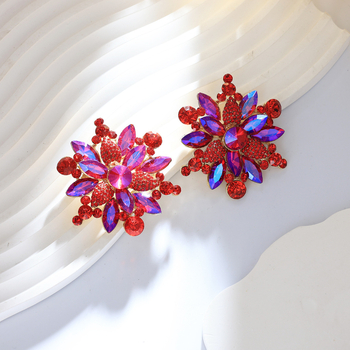 Sakausējuma auskari ar ģeometrisku zieda motīvu, kristāliem un rhinestones, elektrogalvanizēti, nerūsējošā tērauda stieņi