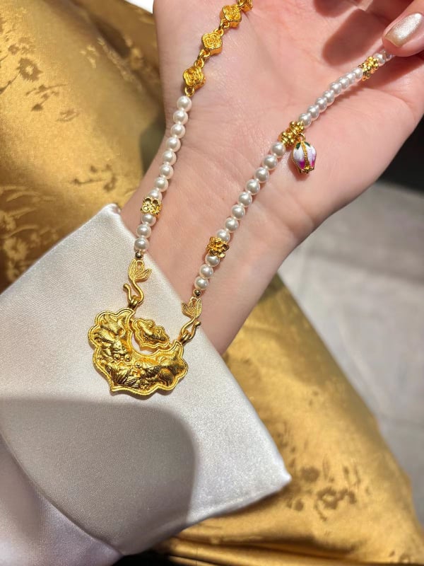 Ogrlica od chalcedonskih perlica s slojevitim izgledom, ženski luksuzni komad s crvenim ahatom i slatkovodnim biserima