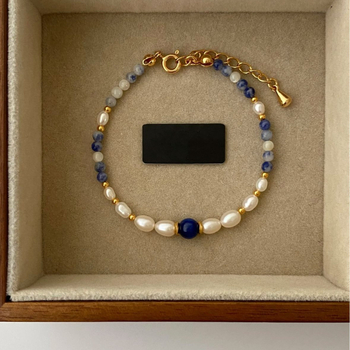 BYG tirkizna narukvica za žene, ručno izrađena, minimalistički stil, zima 2024