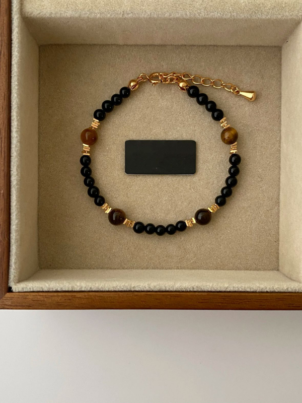 BYG tirkizna narukvica za žene, ručno izrađena, minimalistički stil, zima 2024