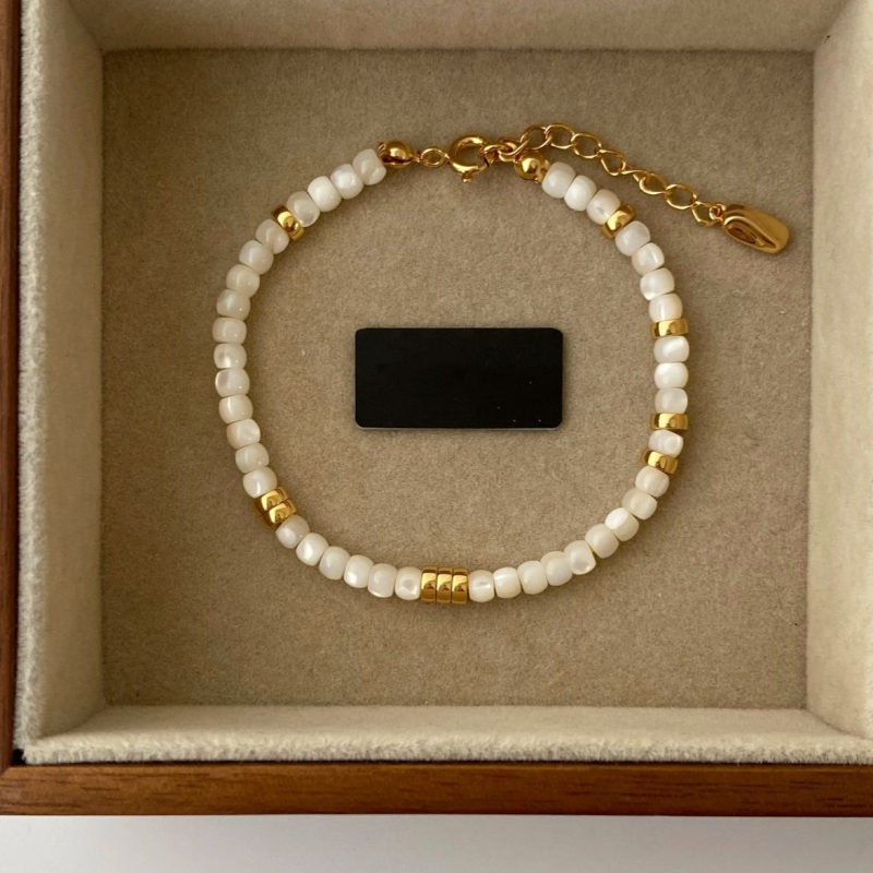 BYG tirkizna narukvica za žene, ručno izrađena, minimalistički stil, zima 2024