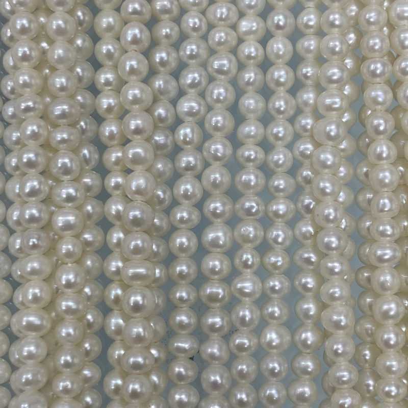 Set nakita s biserima slatkovodnim — Hongguang; slatkovodne bisere; stil: set nakita; godina/sezona: ljeto 2022; tip proizvoda: darovi za rukotvorine