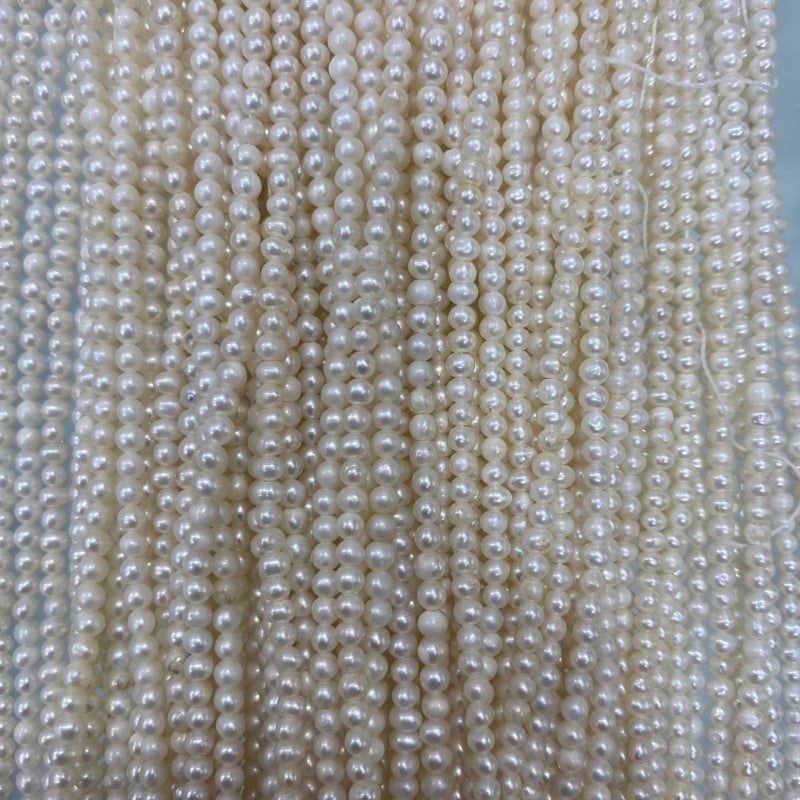 Set nakita s biserima slatkovodnim — Hongguang; slatkovodne bisere; stil: set nakita; godina/sezona: ljeto 2022; tip proizvoda: darovi za rukotvorine