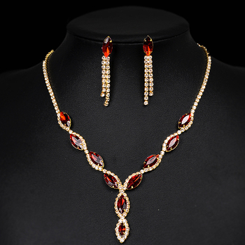 Vjenčani set nakita: ogrlica i naušnice s privjeskom od rhinestones, uvijeni lančić, zodiac motiv, dijamantna obrada