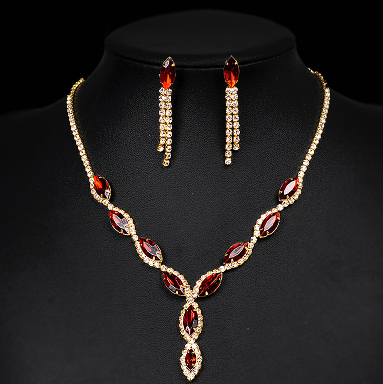 Vjenčani set nakita: ogrlica i naušnice s privjeskom od rhinestones, uvijeni lančić, zodiac motiv, dijamantna obrada