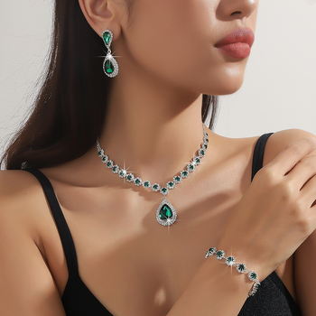 Set nakita: ogrlica, naušnice i narukvica – rhinestones; elektroplatirani završetak; lanac u obliku figure; privjesak od umjetnog kristala; uzorci: srce, kapljica, zvon