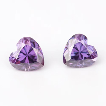 Сърцевиден Moissanite камък, чистота VVS; материал: изкуствен; обработка: рязане; категория: необработен камък/полуготов продукт