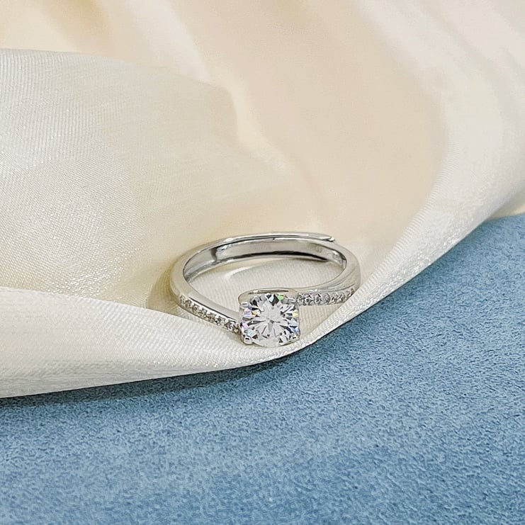 S925 sudraba Moissanīta gredzens sievietēm, sešu kāju uzstādījums, svaigs un salds stils