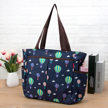 Plecu soma, daudzfunkcionāla un ūdensizturīga, ziedu raksts, poliester materiāls