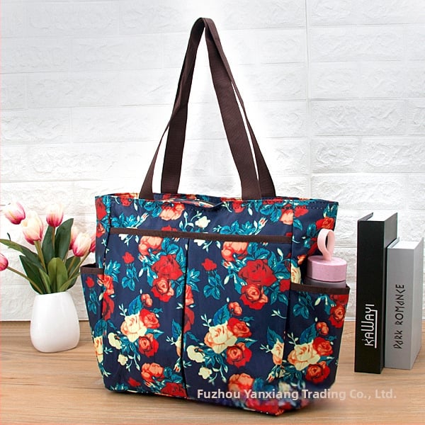 Plecu soma, daudzfunkcionāla un ūdensizturīga, ziedu raksts, poliester materiāls