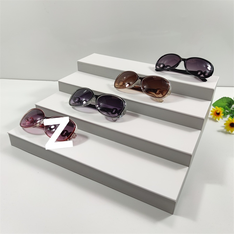 Penkių sluoksnių trapecijos dizaino išskleidžiamas laikiklis apyrankėms ir akinėms, metalinė konstrukcija, 2024 m. pavasaris