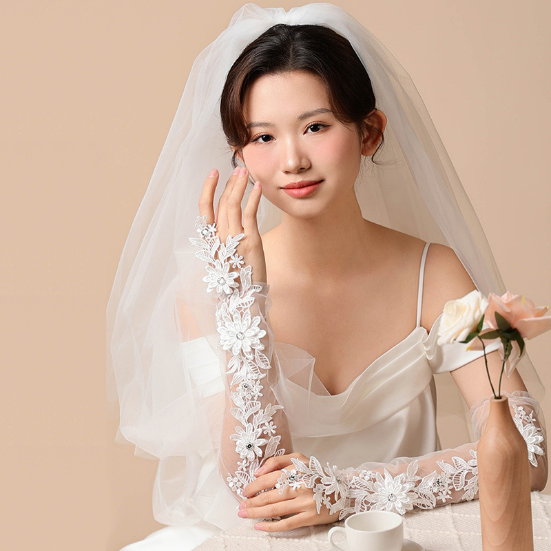 Garās tīkla mežģīņu cimdi ar kristālu akcentiem kāzu tērpam – sievietēm, pavasaris–vasara–rudens, pielāgošana pieejama.