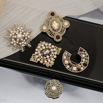 Broš Jinxi od legure – unisex, korejskog stila, geometrijski dizajn, elektroplatiranje (legura, Jinxi, unisex, korejskog stila, geometrijski dizajn, elektroplatiranje)