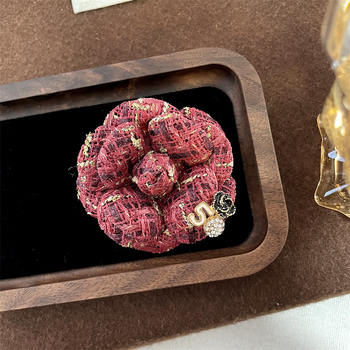 Брошка Камелия от плат, ръчна изработка, форма цветя, стил Свеж и сладък, есен 2025