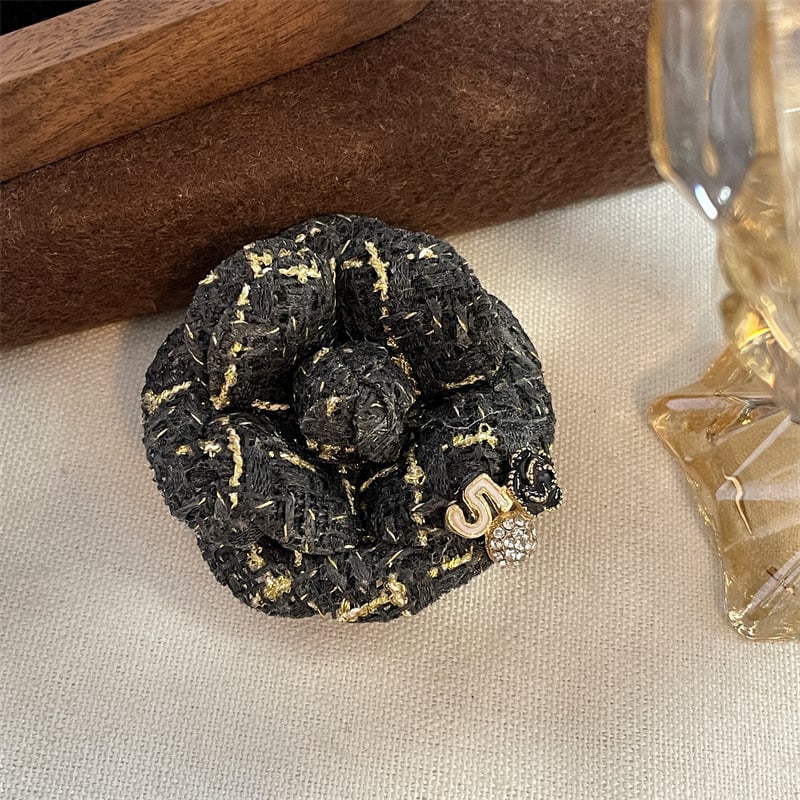 Брошка Камелия от плат, ръчна изработка, форма цветя, стил Свеж и сладък, есен 2025