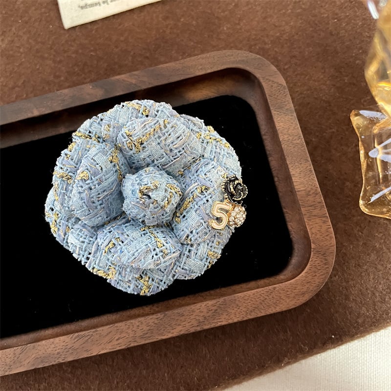 Брошка Камелия от плат, ръчна изработка, форма цветя, стил Свеж и сладък, есен 2025