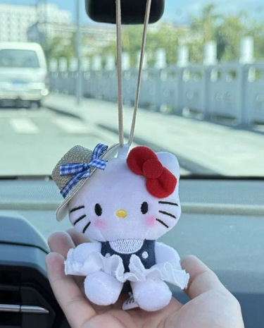 Mīkstais atslēgu piekariņš – Karikatūras stila lelle, Somas piekariņš, Izcelsme: Jinhua, Apstrādes tehnoloģija: 20213, Materiāls: 3359927, 2025. gada pavasaris