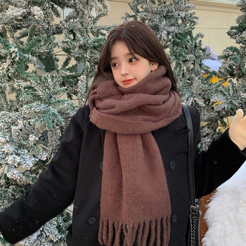 Maigs pūkains šalle, silts – šalles aksesuārs, pavasaris 2024