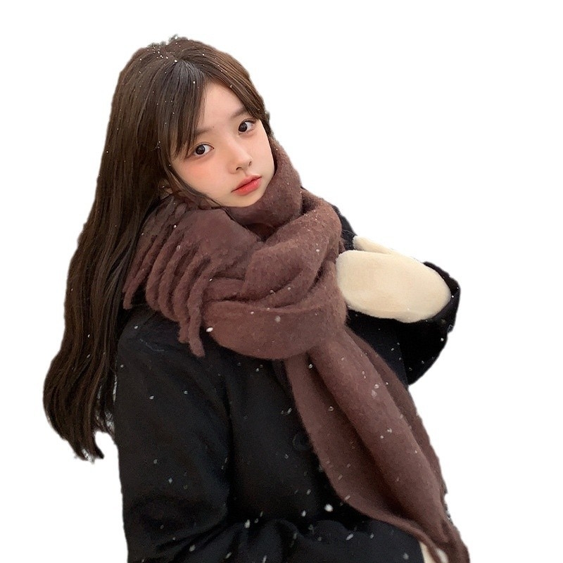 Maigs pūkains šalle, silts – šalles aksesuārs, pavasaris 2024