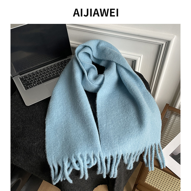 Maigs pūkains šalle, silts – šalles aksesuārs, pavasaris 2024