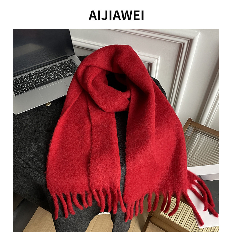 Maigs pūkains šalle, silts – šalles aksesuārs, pavasaris 2024