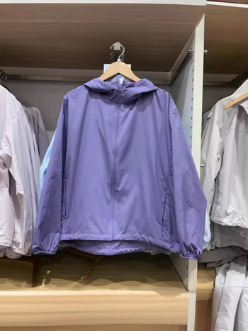 Sieviešu UV aizsardzības kapucēta jaka, viegla, garas piedurknes, rāvējslēdzējs, UPF50+, poliester-nailona maisījums, 3D raksts, vasara 2024