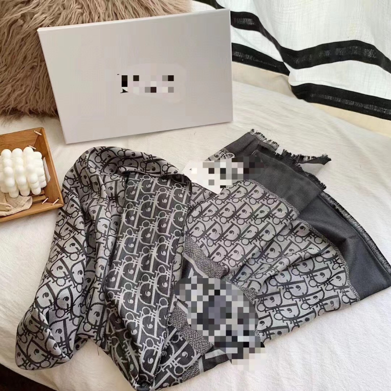 Zimski šal od poliester satin, Jacquard tkanina, srednja duljina, sladak stil, sadržaj poliestera preko 96%