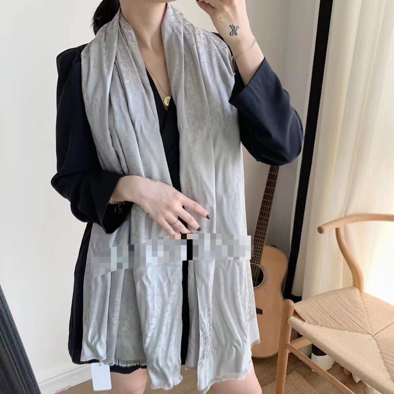 Zimski šal od poliester satin, Jacquard tkanina, srednja duljina, sladak stil, sadržaj poliestera preko 96%
