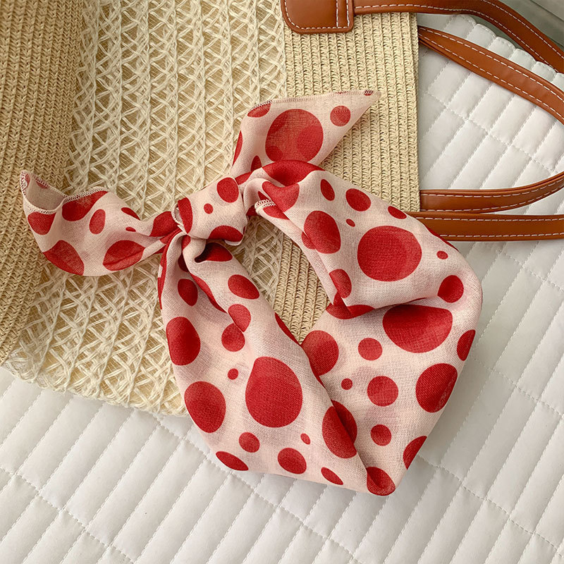 Pöttyös poliészter négyszögletes sál, warp-knit textúra, őszi viselésre, sokoldalú nyak-kiegészítő