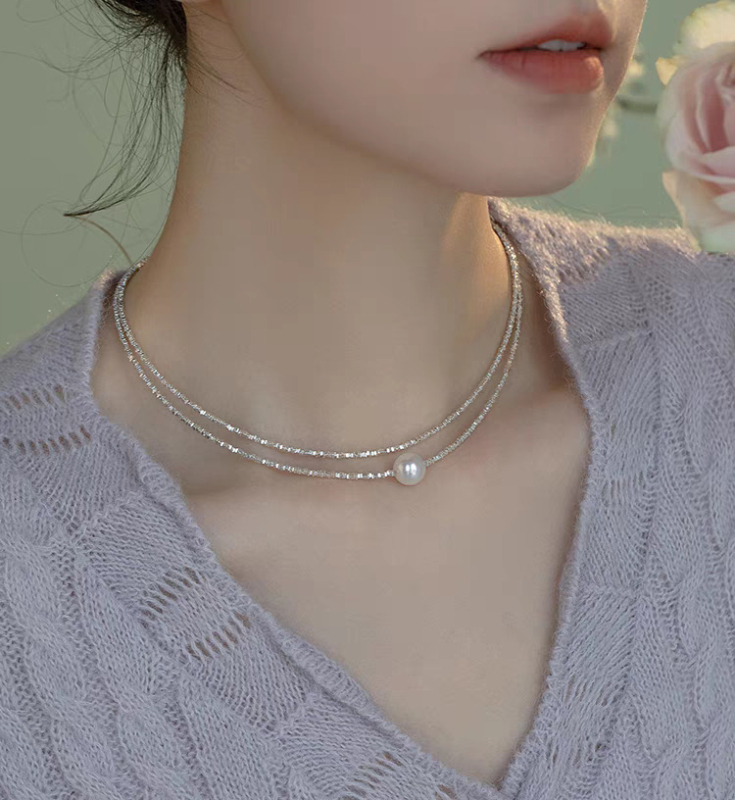 Nyaklánc műgyöngggyel és gyöngyház medállal, O-lánccal, elektroplattált bevonattal, geometriai dizájn — Kun Ling