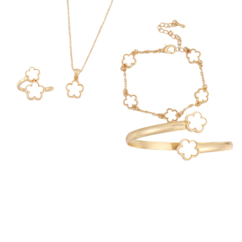 Rotaslietu komplekts – četru lapu detelītes motīvs, sakaļķots metāls, elektroplatēšana, O-ķēde; iekļauj rokassprādzi, kaklarotu, gredzenus un auskarus