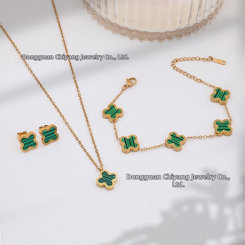 Četru lapu laimes juvelieru komplekts: kaklarota, rokassprādze un auskari no titāna tērauda, O-saites, elektroplatinga pārklājums