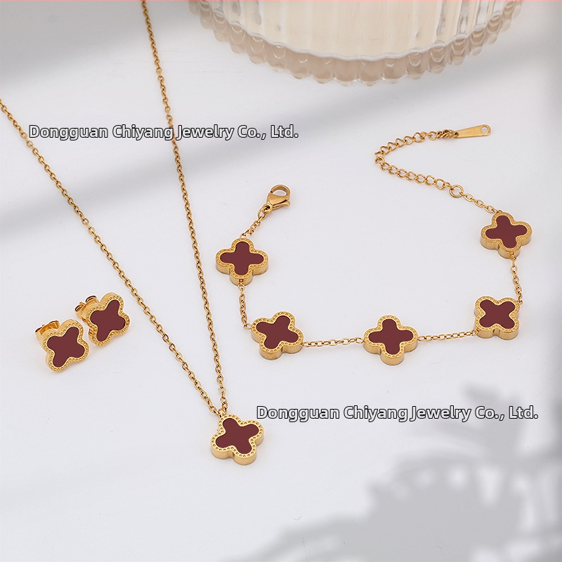 Četru lapu laimes juvelieru komplekts: kaklarota, rokassprādze un auskari no titāna tērauda, O-saites, elektroplatinga pārklājums