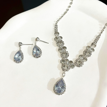 Kāzu rotaslietu komplekts: kaklarota un auskari ar clavicle ķēdi, Rhinestone kristāli, elektroplatinga apdare, forma: sirds/asara/zvaniņš