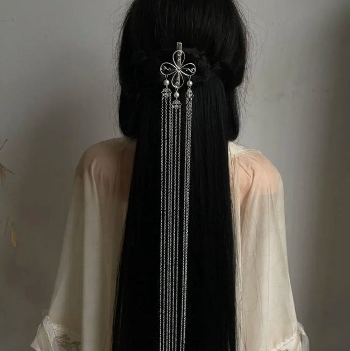 Juukseklips lotose lehega, lillekujuline, käsitöö, sulam, rahvuslik stiil, kevad 2025