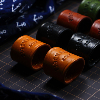 Cataramă din piele pentru eșarfă pătrată – Unisex, Material Cortex, Primăvara 2023