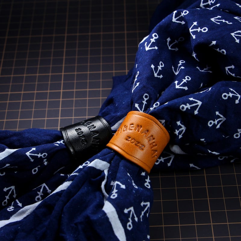 Cataramă din piele pentru eșarfă pătrată – Unisex, Material Cortex, Primăvara 2023