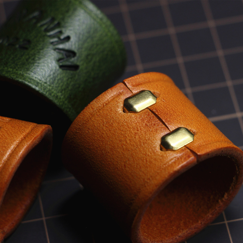 Cataramă din piele pentru eșarfă pătrată – Unisex, Material Cortex, Primăvara 2023