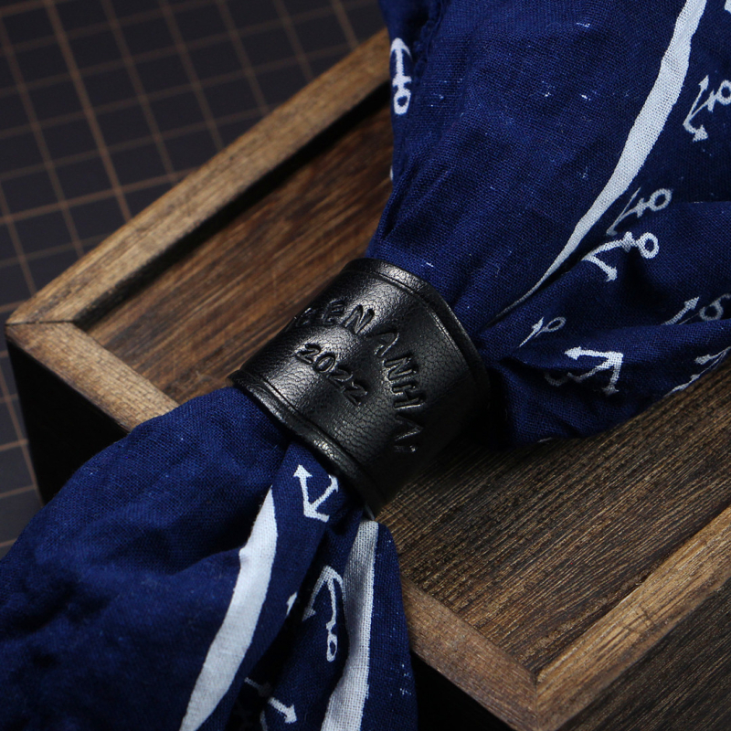 Cataramă din piele pentru eșarfă pătrată – Unisex, Material Cortex, Primăvara 2023