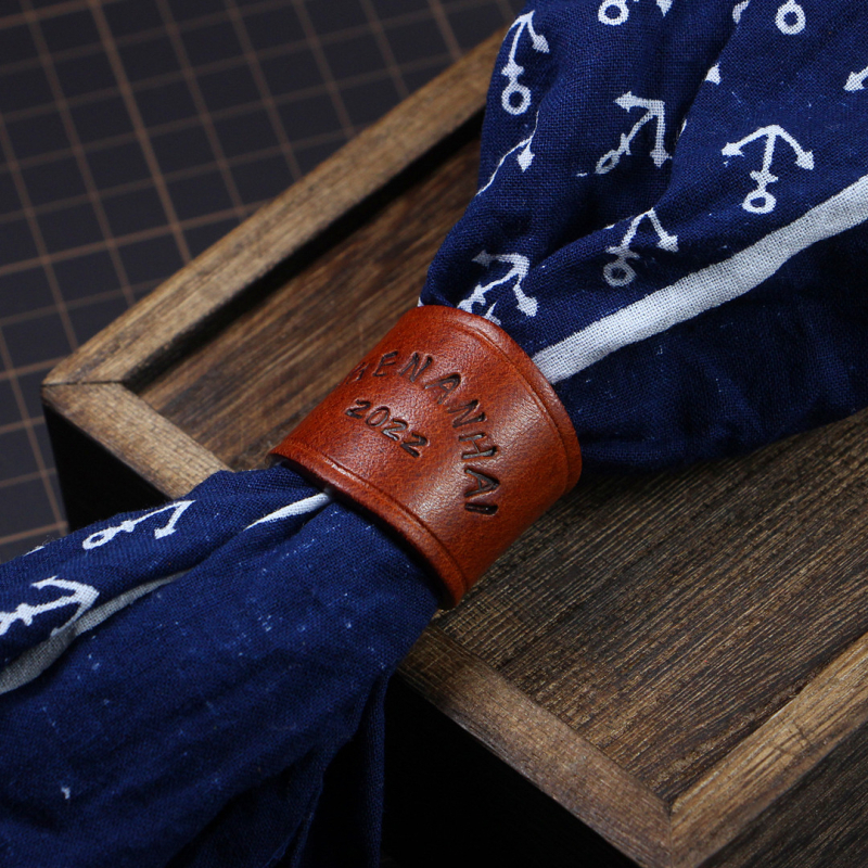 Cataramă din piele pentru eșarfă pătrată – Unisex, Material Cortex, Primăvara 2023