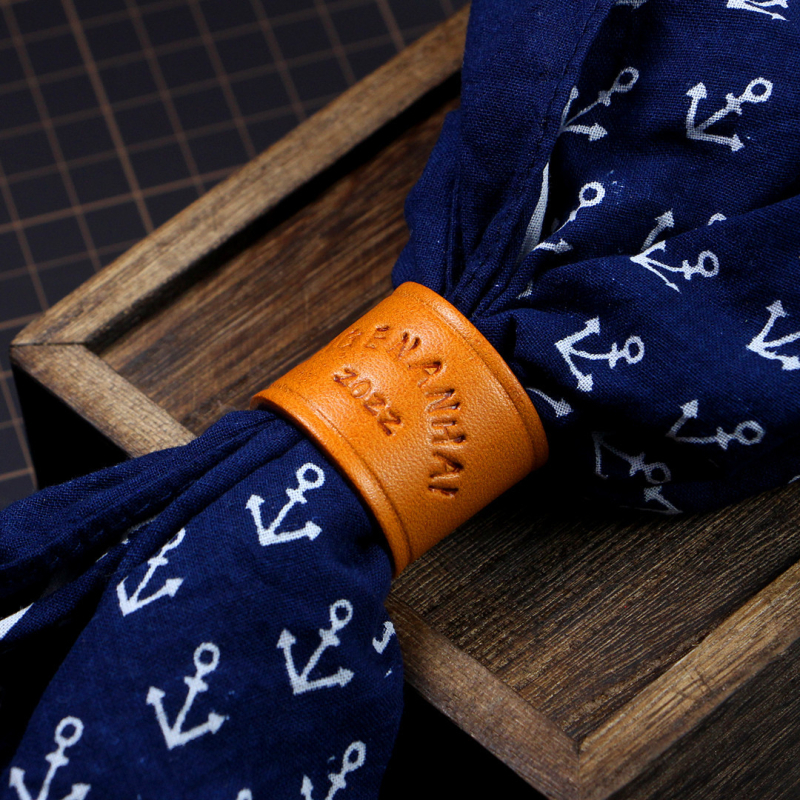 Cataramă din piele pentru eșarfă pătrată – Unisex, Material Cortex, Primăvara 2023