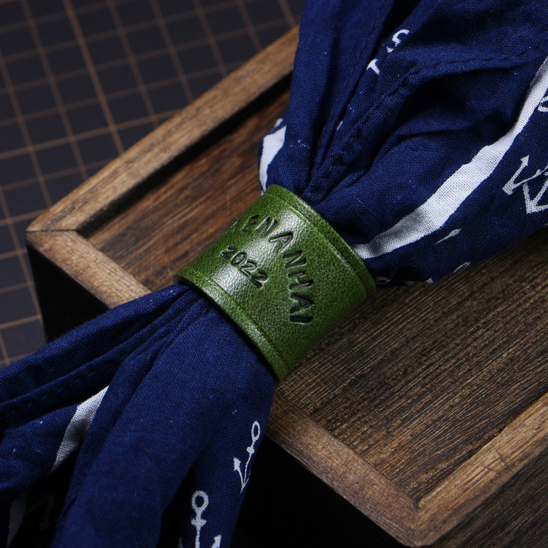 Cataramă din piele pentru eșarfă pătrată – Unisex, Material Cortex, Primăvara 2023